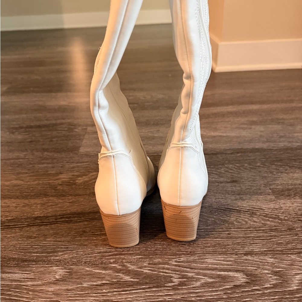 Women's White Western Boots - Picture 4 of 8